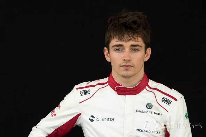 Su camino natural era la Fórmula 1, y así se estrenó en 2018 de la mano de Alfa Romeo Sauber, respaldado por Ferrari.