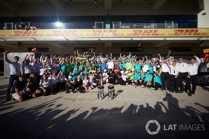 Mercedes celebra el campeonato de constructores de F1 2017