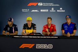 Sergio Perez, Force India, Nico Hulkenberg, Renault Sport F1 Team, Sebastian Vettel, Ferrari y Pierre Gasly, Scuderia Toro Rosso en la conferencia de prensa