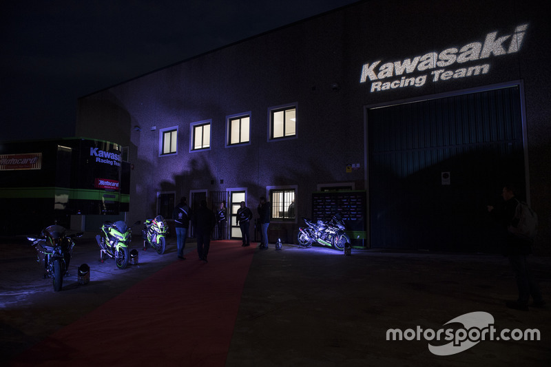 Presentación Kawasaki ZX-10RR