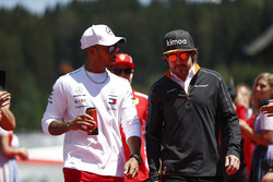 Lewis Hamilton, Mercedes AMG F1, and Fernando Alonso, McLaren