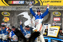 Sieger Kevin Harvick, Stewart-Haas Racing, Chevrolet