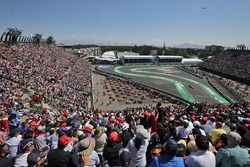 Lewis Hamilton, Mercedes AMG F1 W07 Hybrid