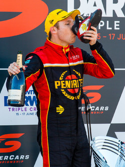 Podium: Race winner David Reynolds, Erebus Motorsport Holden