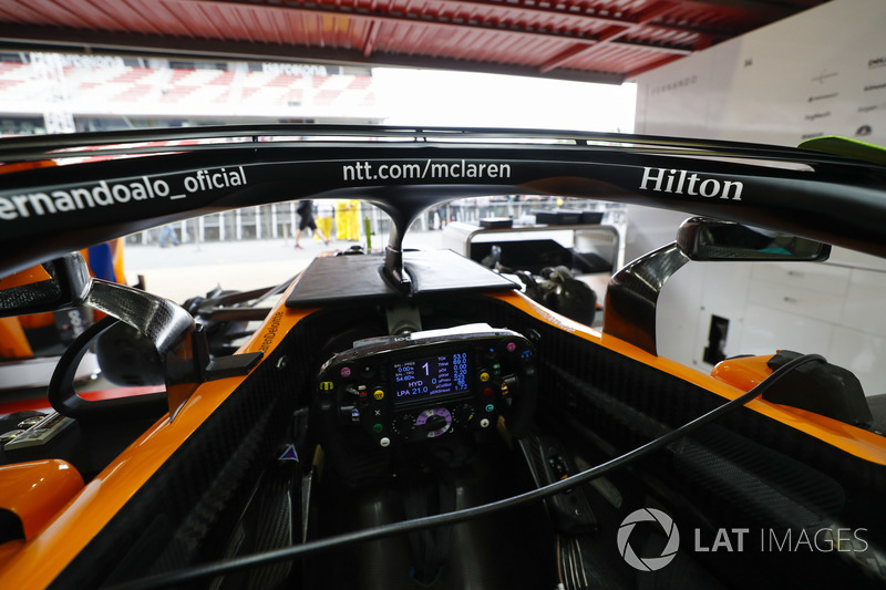 Cabina y halo detalle del coche de Fernando Alonso McLaren MCL33