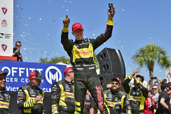Race winner Sébastien Bourdais, Dale Coyne Racing with Vasser-Sullivan Honda