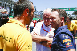 Cyril Abiteboul, Managing Director, Renault Sport F1 Team, Helmut Markko, Consultant, Red Bull Racin