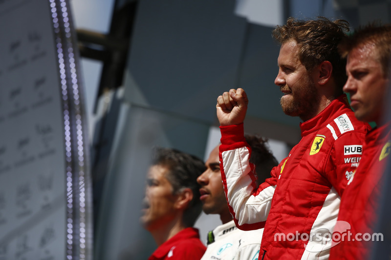 Sebastian Vettel, Ferrari, festeggia sul podio