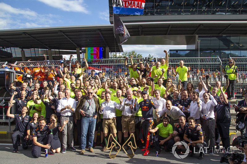 Макс Ферстаппен, Red Bull Racing, з командою