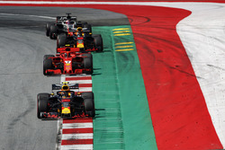 Max Verstappen, Red Bull Racing RB14, Sebastian Vettel, Ferrari SF71H, Daniel Ricciardo, Red Bull Racing RB14, Romain Grosjean, Haas F1 Team VF-18
