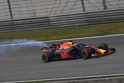 Daniel Ricciardo, Red Bull Racing RB14 avec de la fumée
