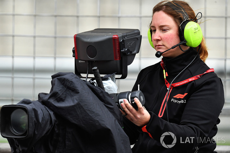 Camera operator