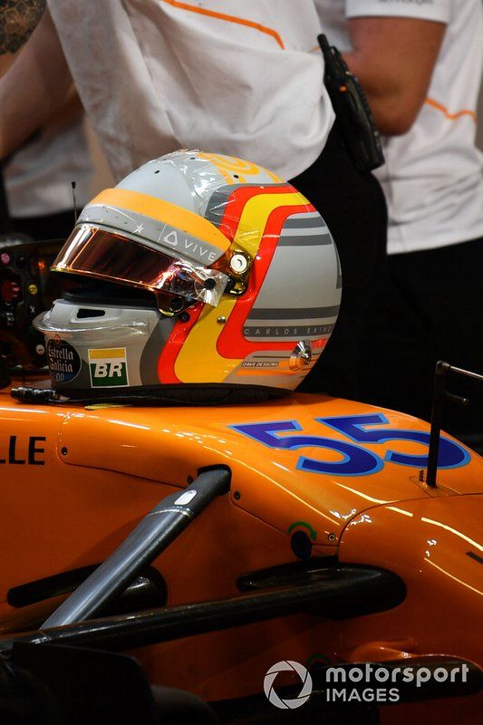 Casco de Carlos Sainz Jr., McLaren