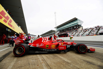 Sebastian Vettel, Ferrari SF71H, lascia i box