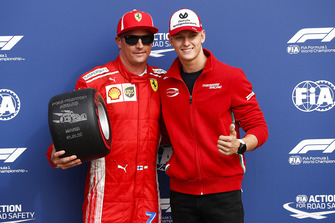 Pole pozisyonu galibi Kimi Raikkonen, Ferrari, ve Mick Schumacher