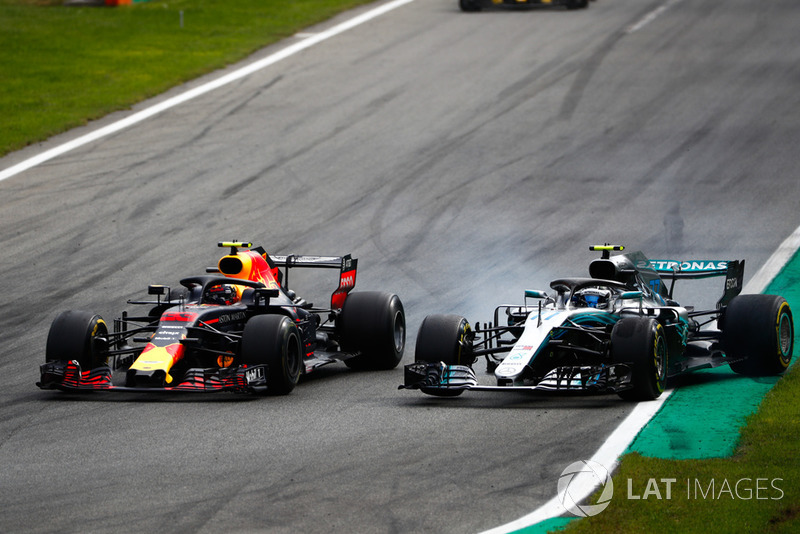 Max Verstappen, Red Bull Racing RB14 Tag Heuer y Valtteri Bottas, Mercedes AMG F1 W09