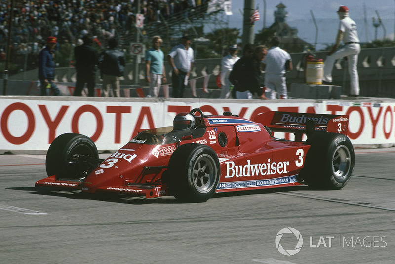 Mario Andretti would win four GPs of Long Beach including here in 1984, the first time it featured Indy cars rather than F1. 