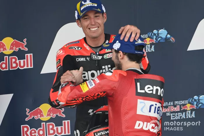 Podio: ganador Francesco Bagnaia, Ducati Team, segundo lugar Fabio Quartararo, Yamaha Factory Racing