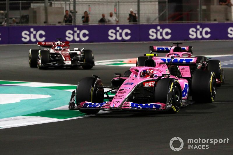 Esteban Ocon, Alpine A522, Fernando Alonso, Valtteri Bottas, Alfa Romeo C42
