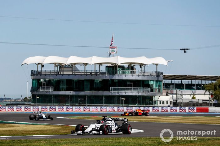 Daniil Kvyat, AlphaTauri AT01, Nicholas Latifi, Williams FW43, Max Verstappen, Red Bull Racing RB16