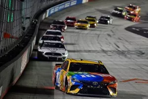 Kyle Busch, Joe Gibbs Racing, Toyota Camry M&M's, Brad Keselowski, Team Penske, Ford Mustang Discount Tire