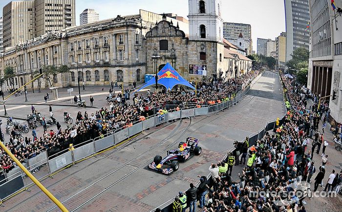 David Coulthard, Red Bull RB1, Circuito Bogotá 