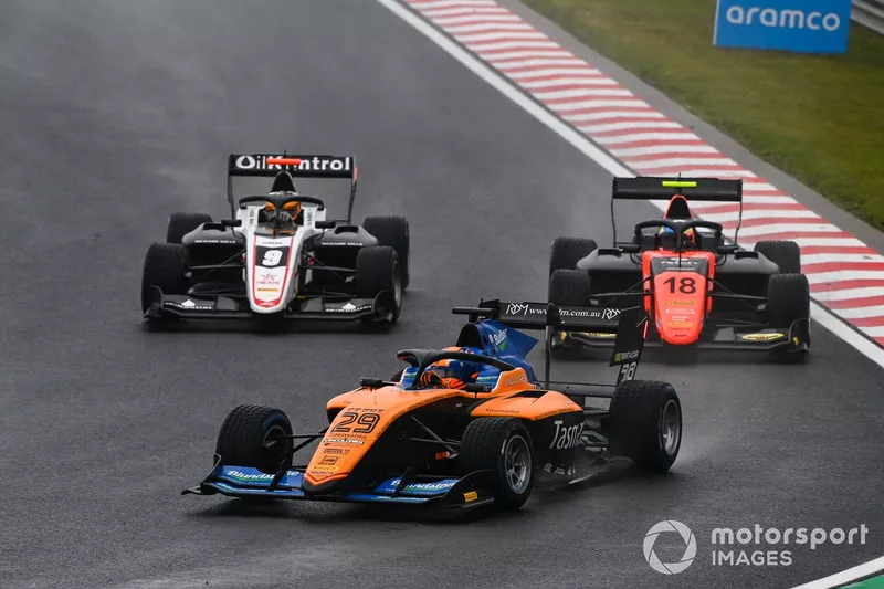 Alexander Peroni, Campos Racing, Bent Viscaal, MP Motorsport y Sebastian Fernandez, ART Grand Prix 