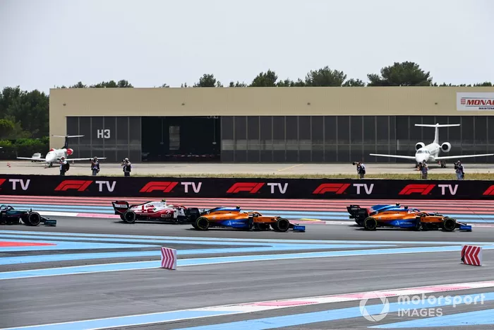 Daniel Ricciardo, McLaren MCL35M, Fernando Alonso, Alpine A521, Lando Norris, McLaren MCL35M, Antonio Giovinazzi, Alfa Romeo Racing C41