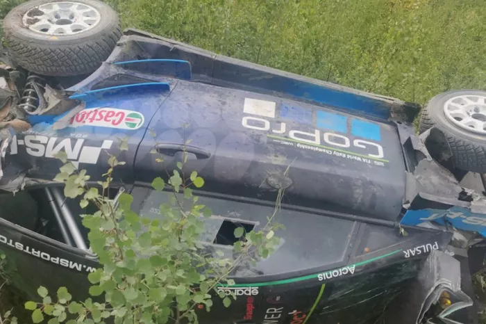 Crash von Hayden Paddon, M-Sport