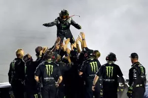Race Winner Kurt Busch, Chip Ganassi Racing, Chevrolet Camaro Monster Energy