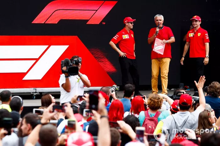 Sebastian Vettel, Ferrari e Charles Leclerc, Ferrari sul palco nella fan zone