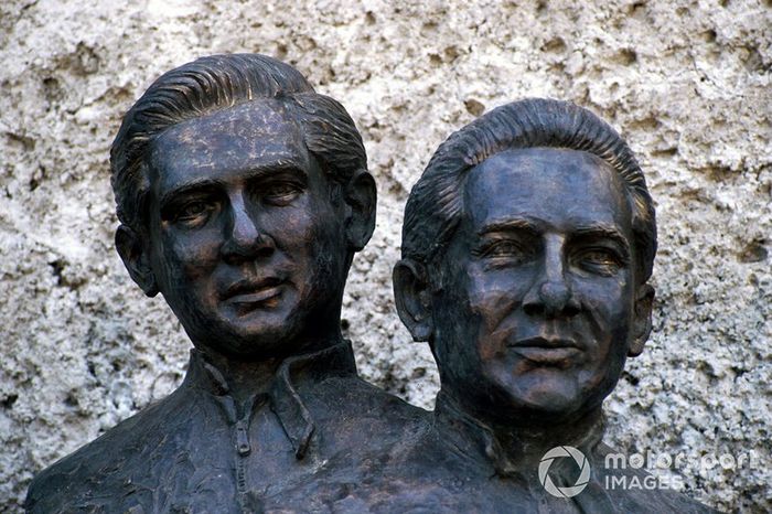 Estatuas de Pedro Rodríguez y Ricardo Rodríguez