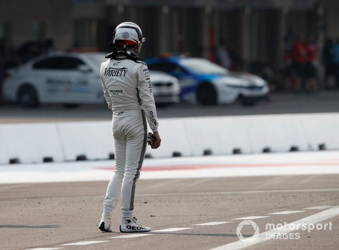 Nico Müller, GEOX Dragon after crashing out of the race