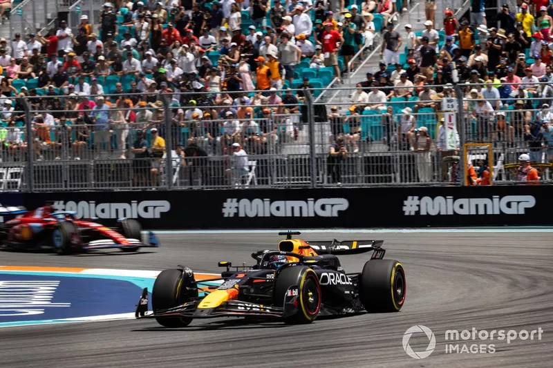 Max Verstappen, Red Bull Racing RB20, Charles Leclerc, Ferrari SF-24