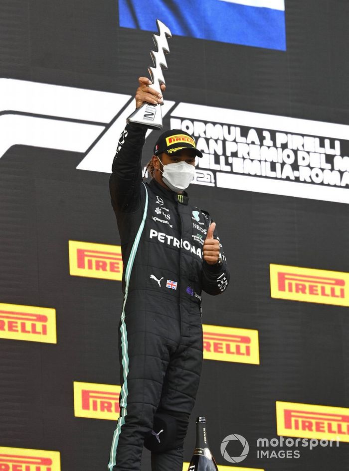 Podio: segundo lugar Lewis Hamilton, Mercedes