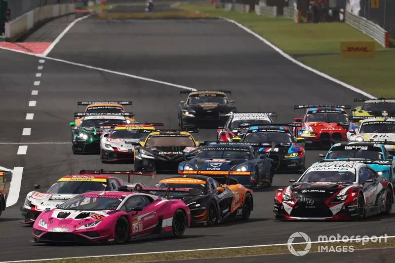 #85 Iron Dames Lamborghini Huracan LMGT3 Evo2: Sarah Bovy, Rahel Frey, Michelle Gatting