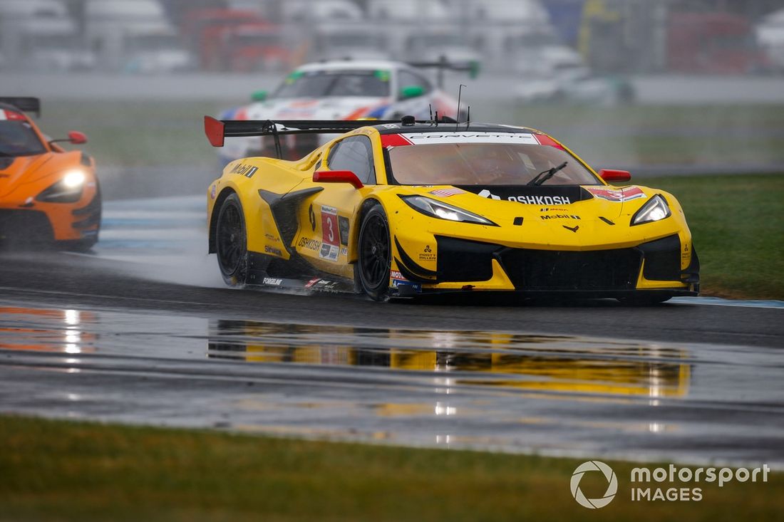 #3 Corvette Racing by Pratt Miller Motorsports Corvette Z06 GT3.R: Antonio García, Alexander Sims