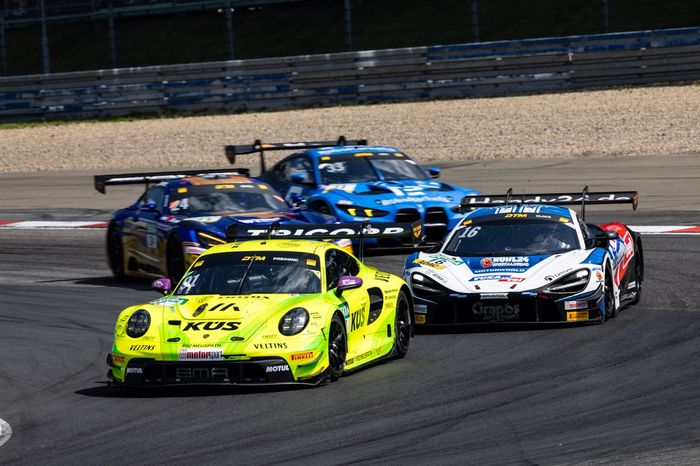Thomas Preining, Manthey EMA Porsche 911 GT3-R, Timo Glock, Dörr Motorsport McLaren 720S GT3 Evo