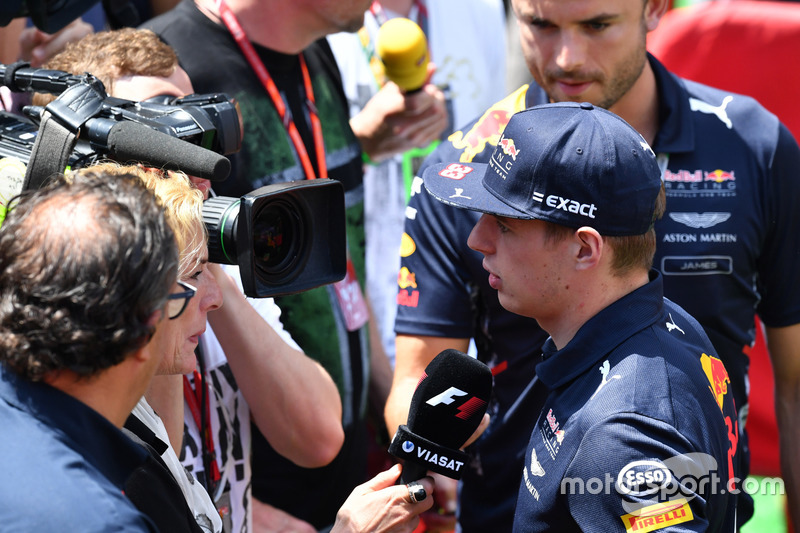 Max Verstappen, Red Bull Racing bersama media