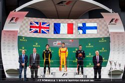 Podium : le vainqueur Giuliano Alesi, Trident, le deuxième Jack Aitken, ART Grand Prix, le troisième Niko Kari, Arden International