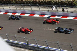 Валттери Боттас, Mercedes AMG F1 W08, Себастьян Феттель, Ferrari SF70H, Кими Райкконен, Ferrari SF70