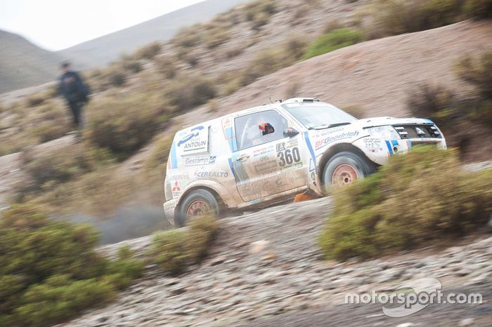 #360 Mitsubishi: Cristina Gutiérrez, Pedro López