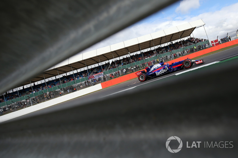 Данііл Квят, Scuderia Toro Rosso STR12