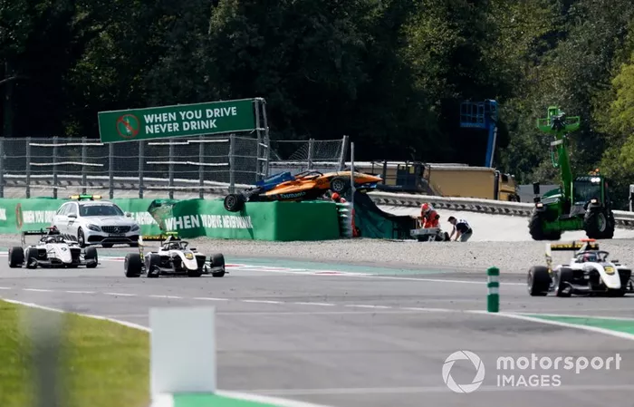 Alexander Peroni,  Campos Racing después del choque