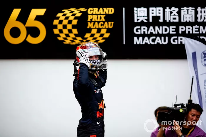 Ganador, Dan Ticktum, Motopark Academy