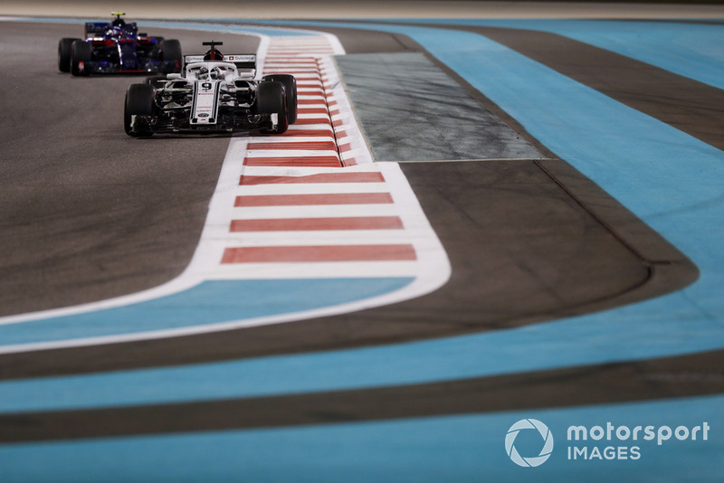 Маркус Ерікссон, Sauber C37, П'єр Гаслі, Scuderia Toro Rosso STR13