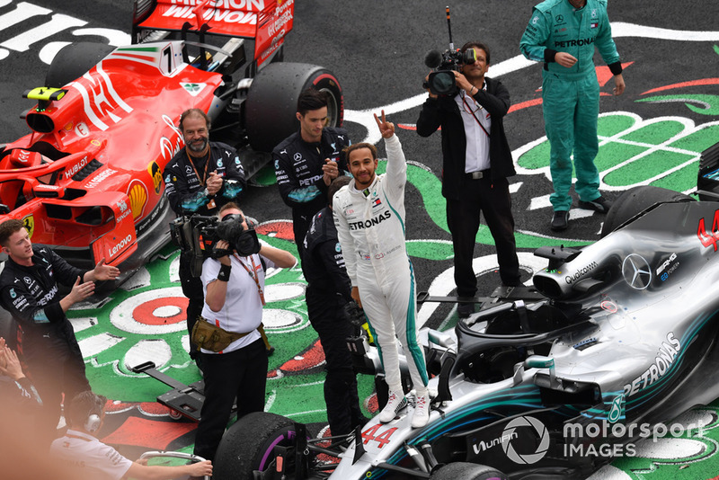 Льюіс Хемілтон, Mercedes AMG F1 W09