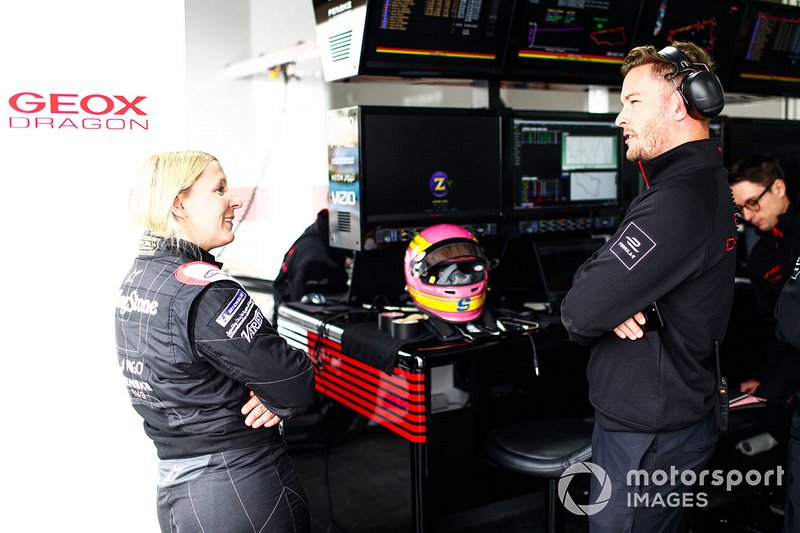 Pippa Mann, GEOX Dragon, parle aux ingénieurs