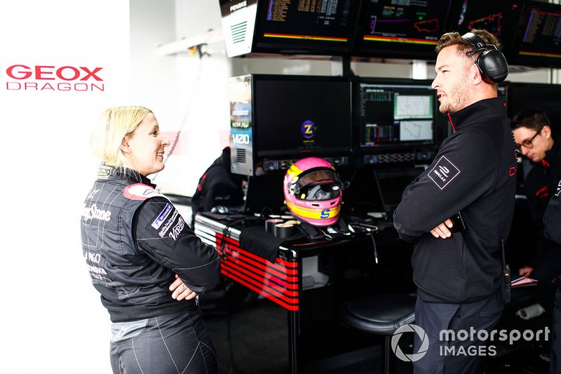 Pippa Mann, GEOX Dragon,talks to Drag engineers 