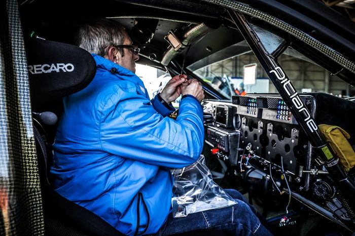 Verificaciones en Paul Ricard antes del embarque del Dakar 2020